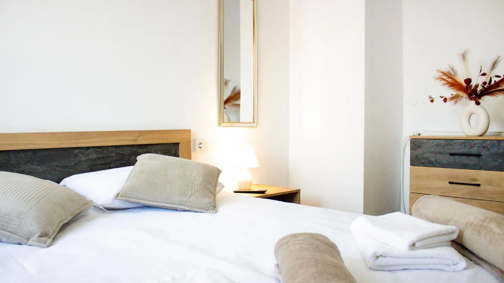 Serenity Apartment 반스코